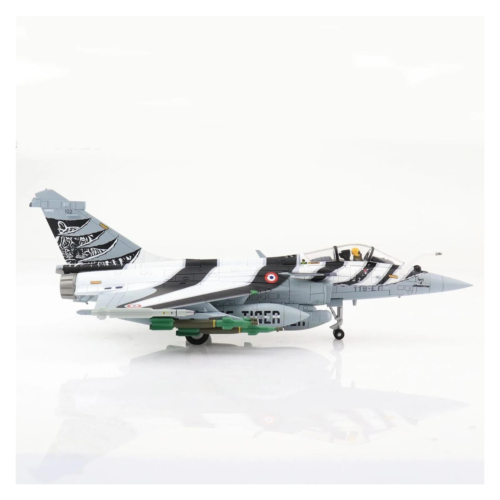Amazon.co.jp: 飛行機模型飛行機おもちゃの飛行機模型 1/72 スケール